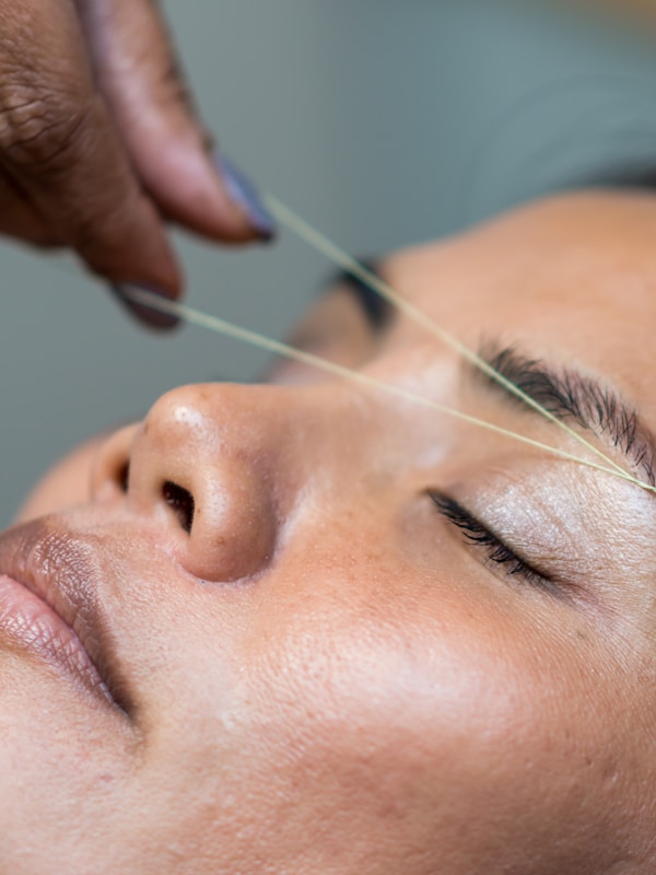 オイルボトルとドライフラワー